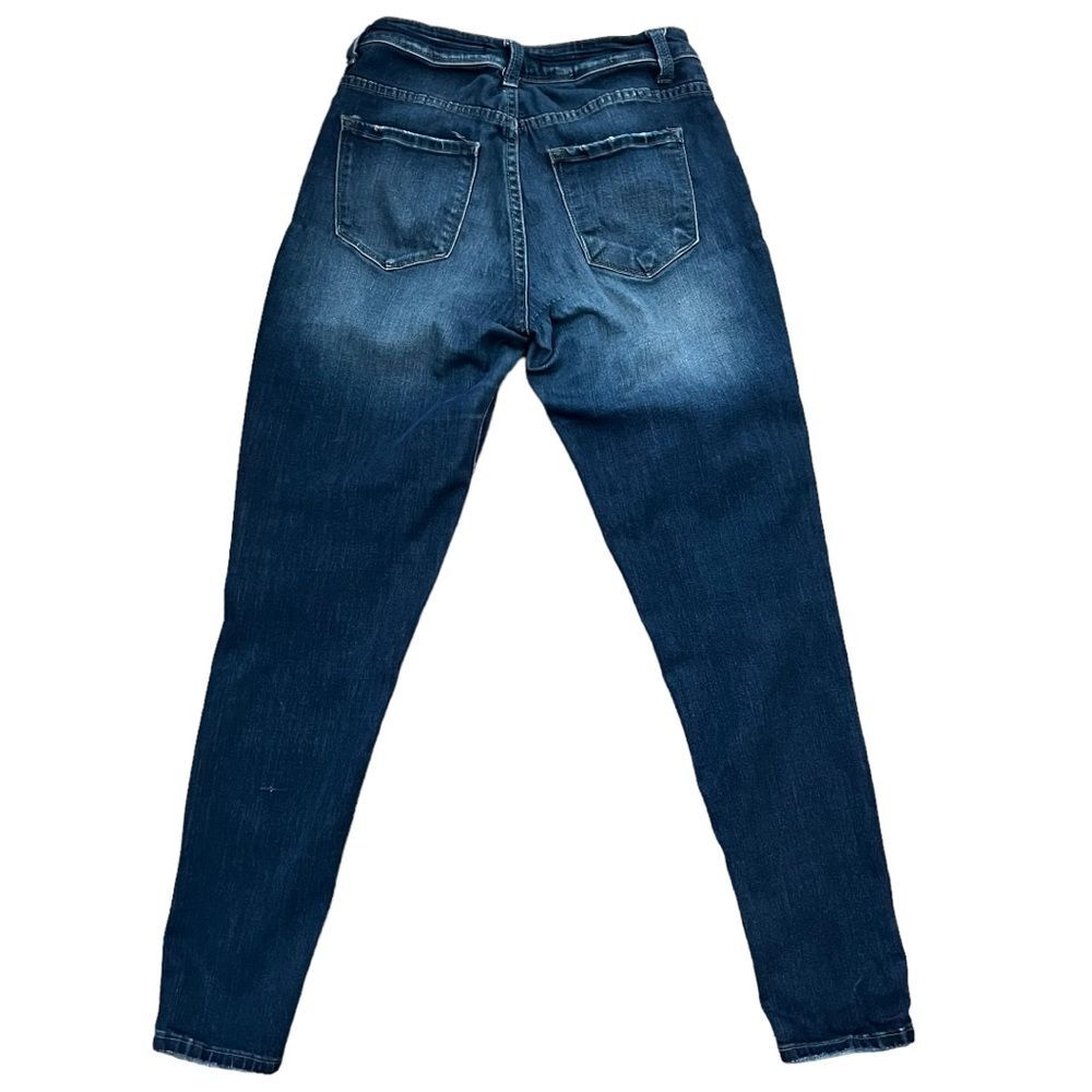 KanCan Sz W 7/ 27 Light Wash
Distressed Skinny Jeans 30" inseam 
cut #5236